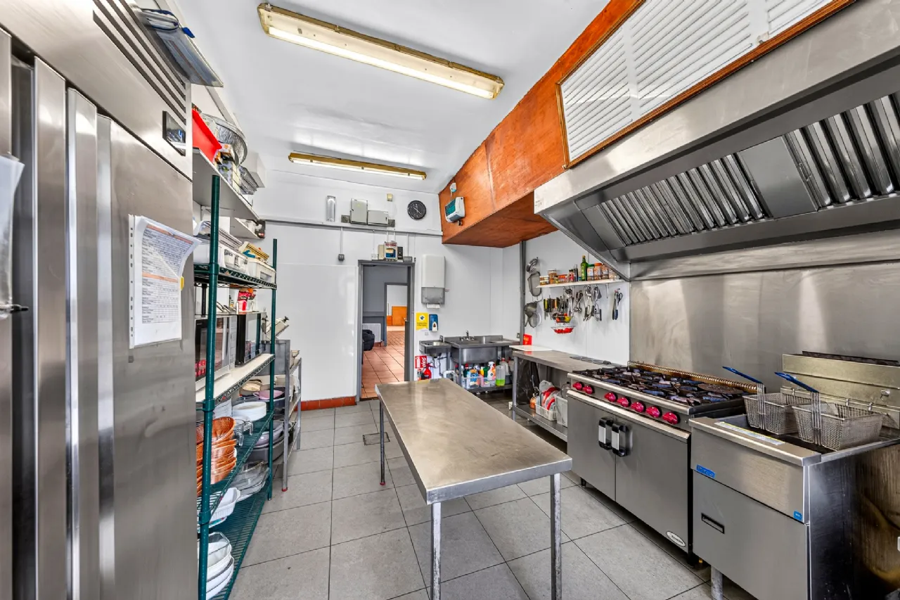 Commercial kitchen